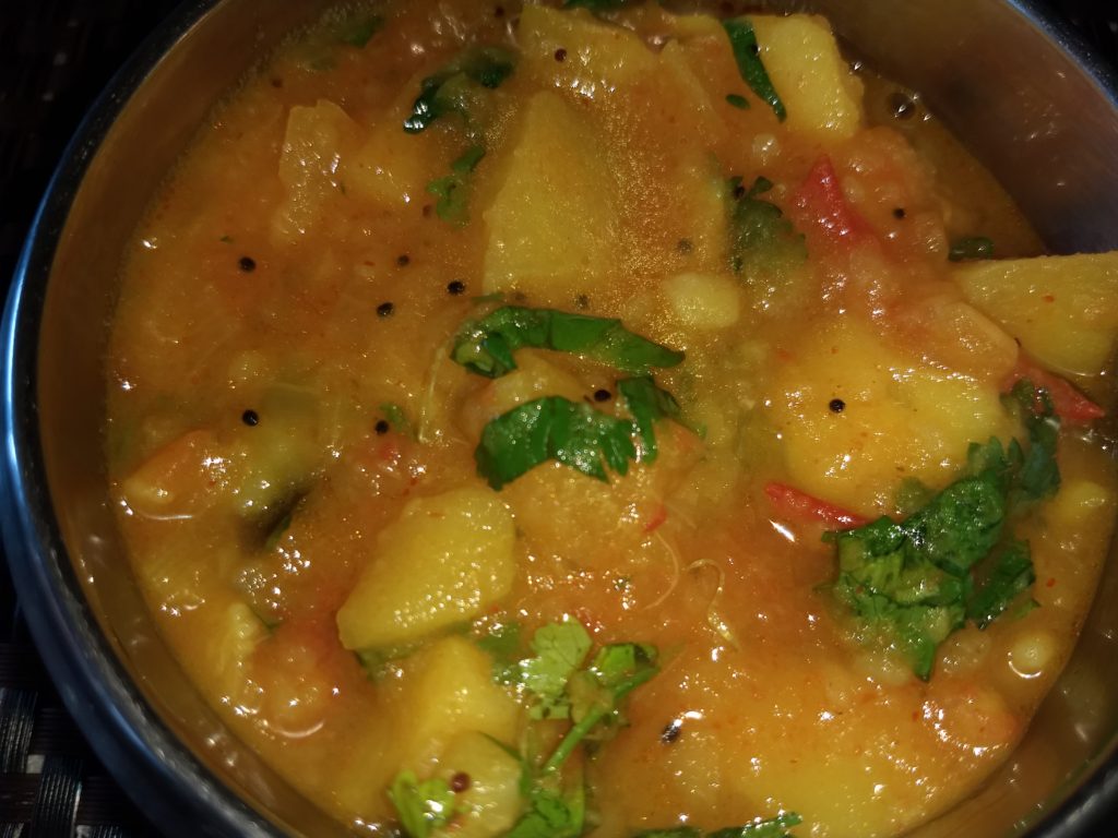 Easy Potato Curry - Culinary Labz